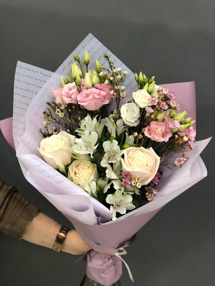 Букет цветов из: Альстромерии, Розы и Лизиантусы в Львовском