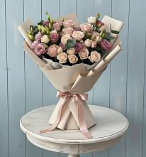 Букет цветов из:  Розы и Лизиантусы #REPLACE_PRED# Львовском