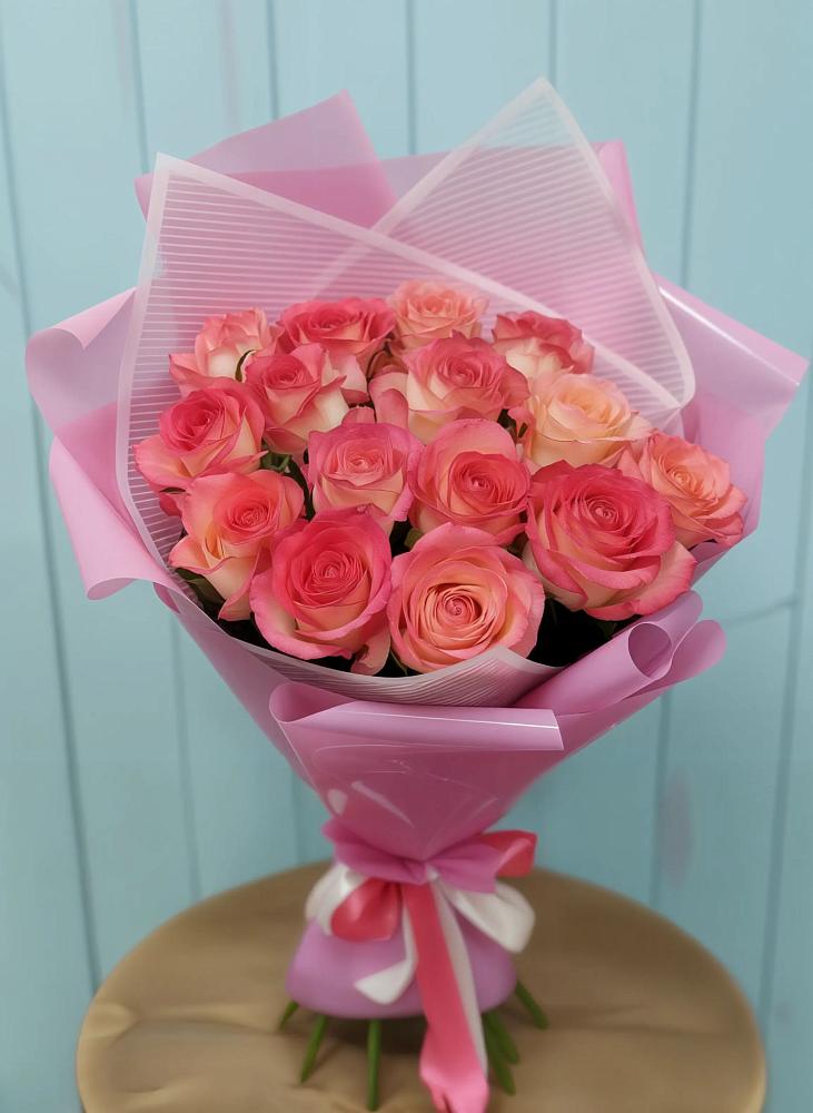 Букет 15 Розовых роз Равель в Львовском