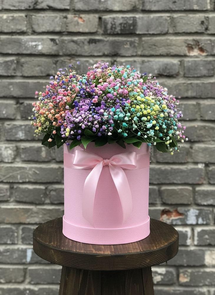 Цветочная композиция из Гипсофила и Розы в шляпной коробке в Львовском