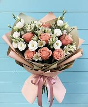 Букет цветов из:  Розы, Альстромерии и Лизиантусы в Львовском