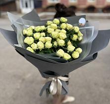 Букет Белые кустовые розы Солинеро в Львовском