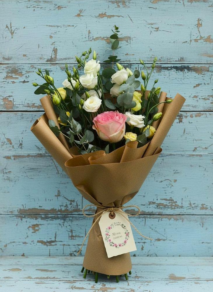 Букет цветов из: Розы и Лизиантусы в Львовском