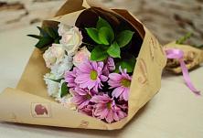Букет цветов из:  Розы и Хризантемы #REPLACE_PRED# Львовском