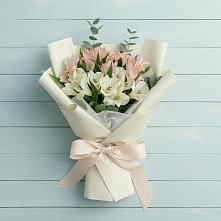 Букет цветов из:  Альстромерии в Львовском
