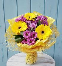 Букет цветов из:  Хризантемы и Герберы в Львовском