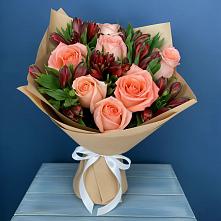 Букет цветов из:  Розы и Альстромерии #REPLACE_PRED# Львовском
