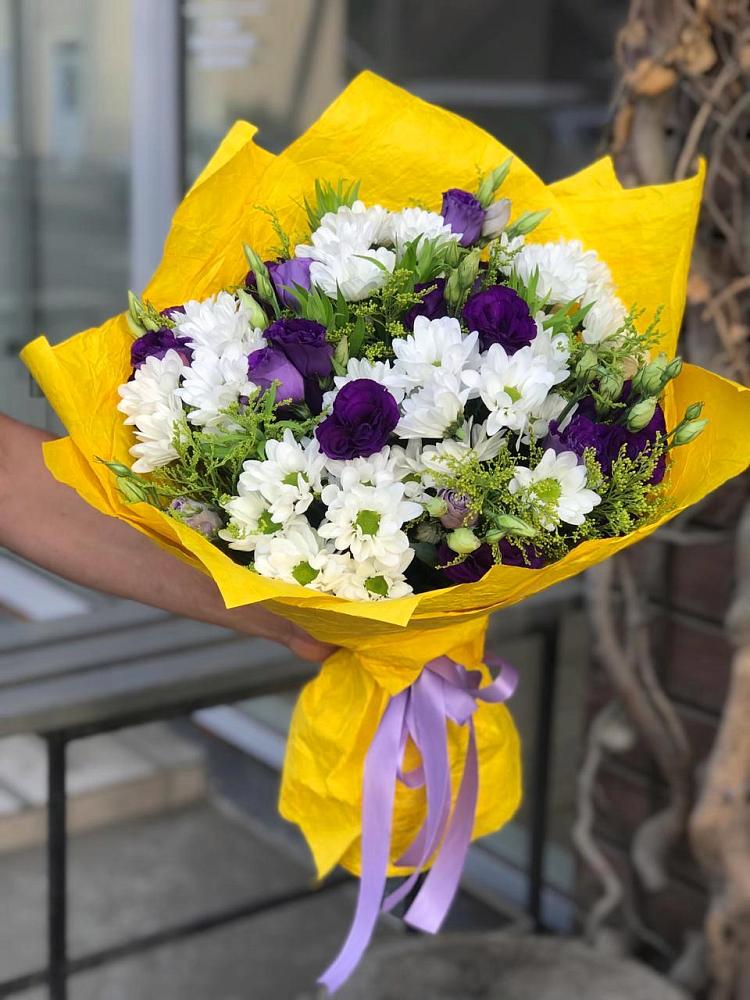 Букет цветов из: Ирисы, Хризантемы и Ромашки в Львовском