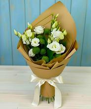 Букет цветов из:  Хризантемы и Лизиантусы в Львовском