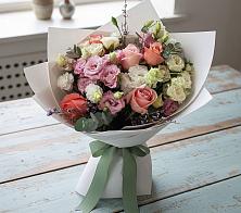 Букет цветов из:  Розы, Лизиантусы и Гвоздики в Львовском