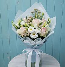 Букет цветов из:  Розы и Лизиантусы #REPLACE_PRED# Львовском