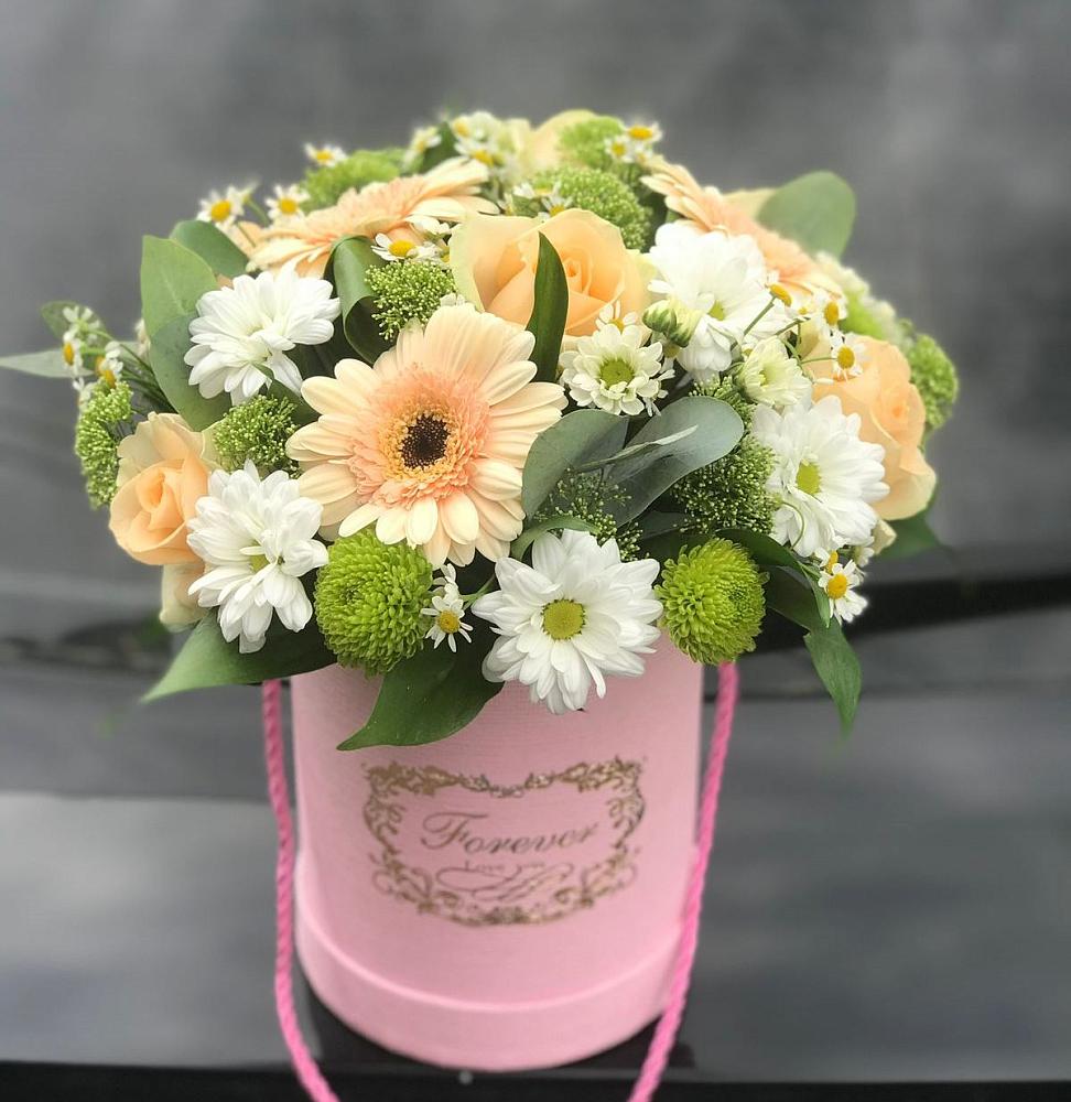 Цветочная композиция из Розы, Герберы и Хризантемы в шляпной коробке в Львовском