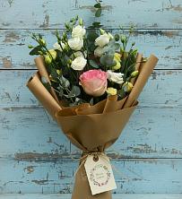 Букет цветов из:  Розы и Лизиантусы в Львовском