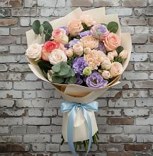 Букет цветов из:  Розы, Лизиантусы и Гвоздики #REPLACE_PRED# Львовском